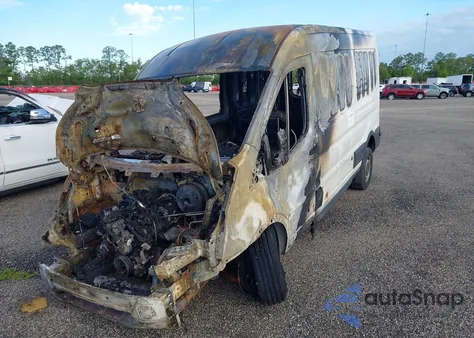 2019 Ford Transit z USA, uszkodzony, nr VIN 1FTYR2CM1KKB66361